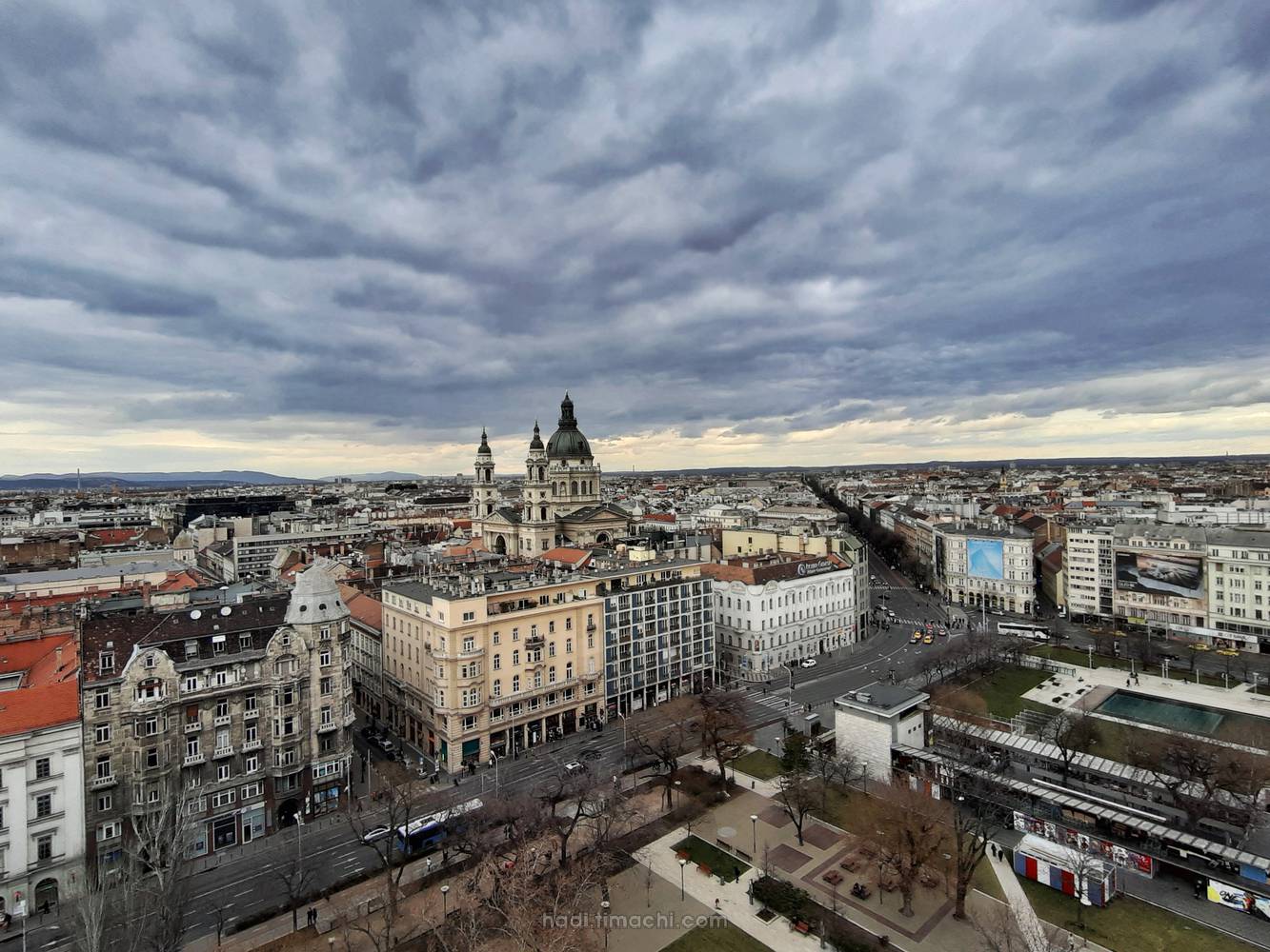 20190315T154653--Budapest viewed from Budapest eye ferris wheel__sky_monument